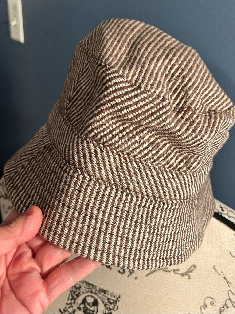 ⭐️ 5 for $25 ⭐️ Gap Striped Bucket Hat